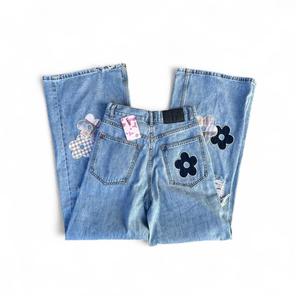 Urban Outfitters High Rise‎ Distressed Flower Patch Jeans size 25